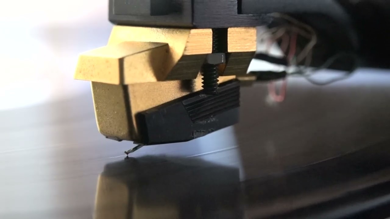 Pierre Lurne J1 Turntable - SL5 Linear Tracking Tonearm - Audio Technica AT-155LC Cartridge