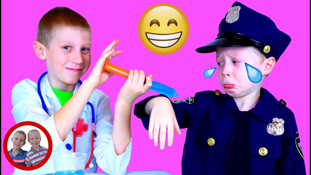 Доктор набор игрушек | Двойные неприятности!  Майк и Джейк притворяются, что играют | Комплект врача