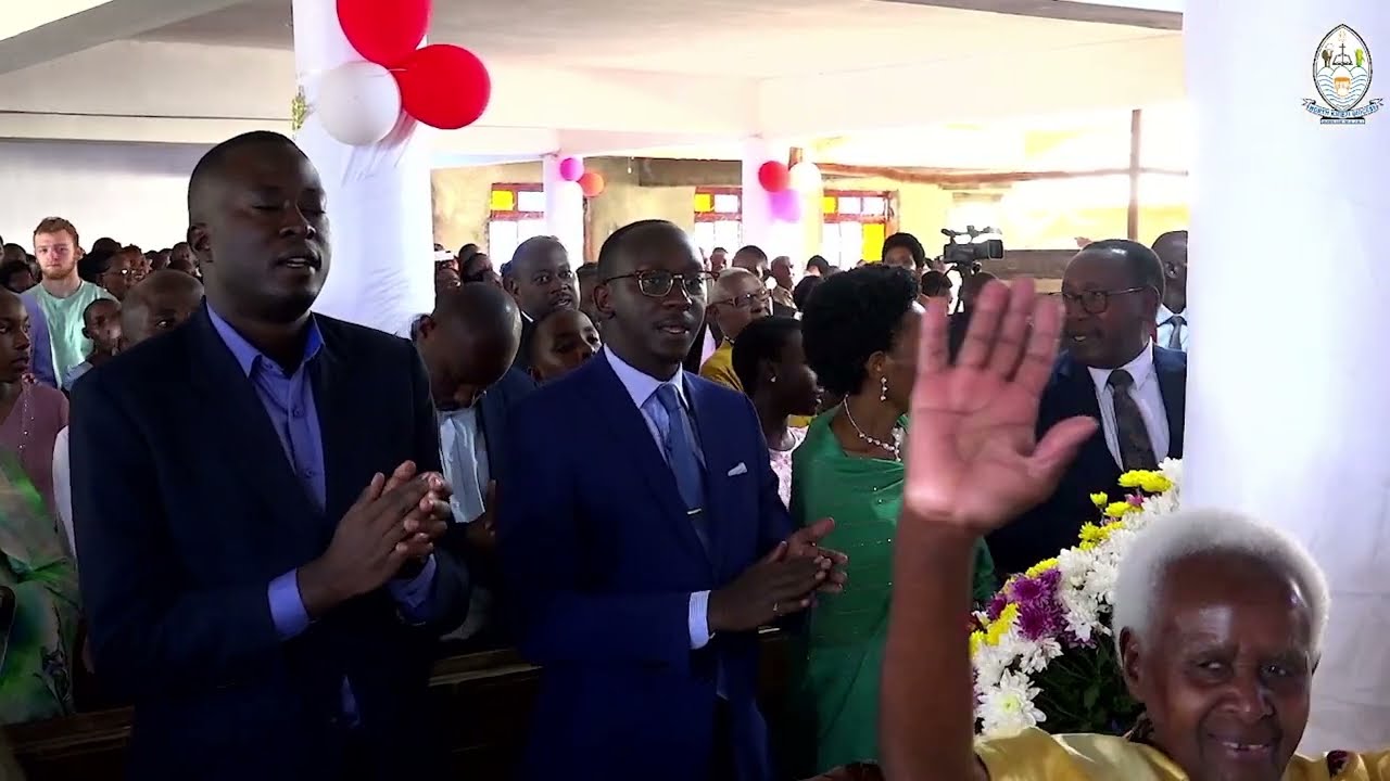 Nitusiima Erizooba – Emmanuel Cathedral Kinyasano Choir | with Bishop Onesimus Asiimwe