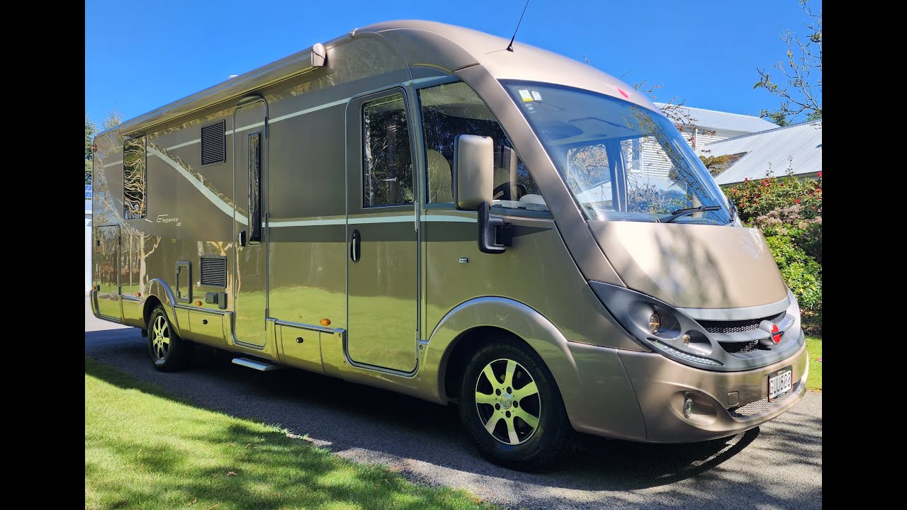 Luxurious 2013 Burstner Elegance i800