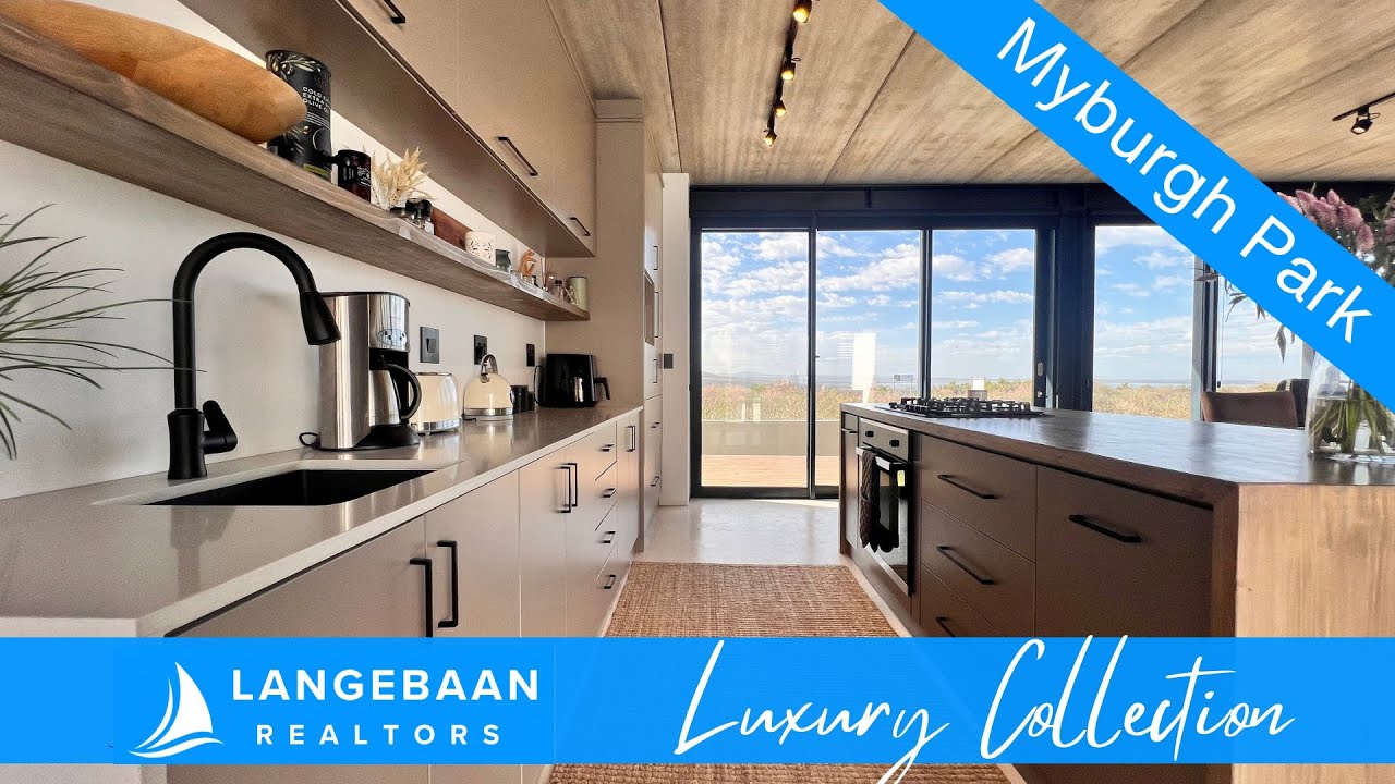 Luxury living in Langebaan!!!! Modern Industrial Overlooking Shark Bay Fynbos