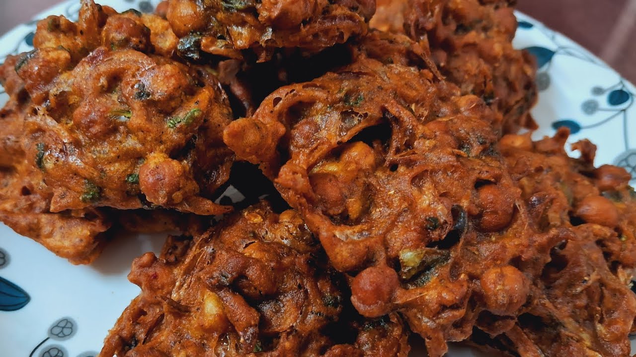 काले चने के कुरकुरे मजेदार पकौड़े। crispy kale chane ke pakode । veg street style pakora recipe