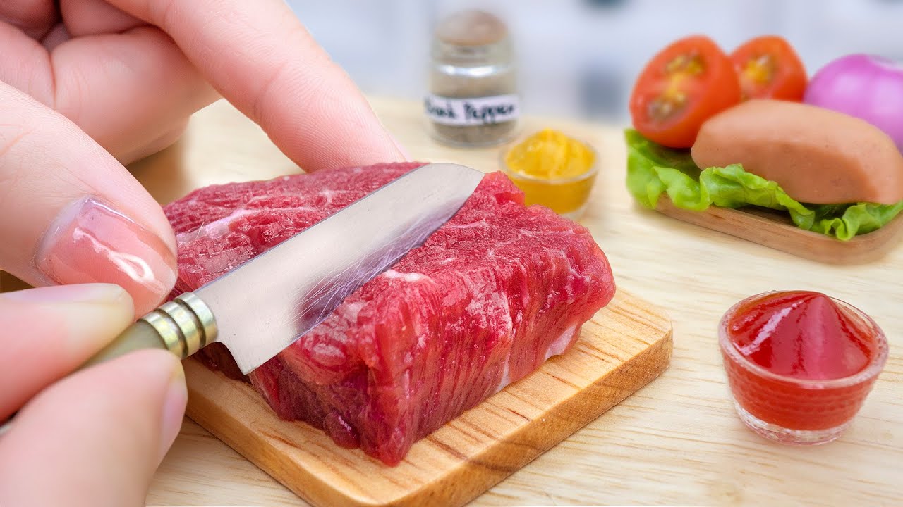 Satysfakcjonujące miniaturowe gotowanie pysznych ps&oacute;w z chili 🌭 Niesamowity przepis na smaczne