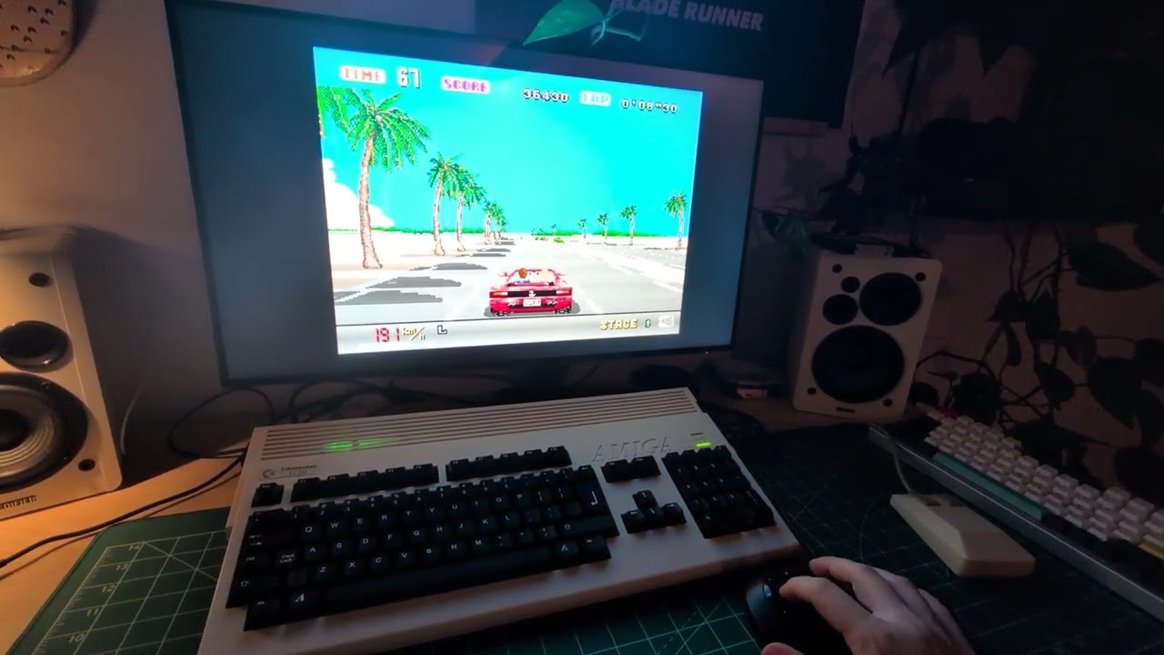 Outrun on Amiga 1200 with TF1230