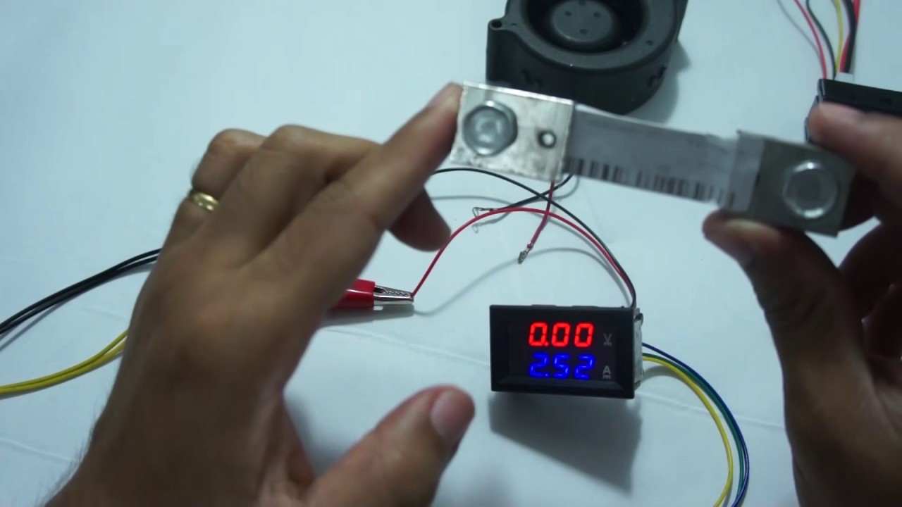 Como e feita a ligação do Display voltimetro e amperimetro de 10A e 100A