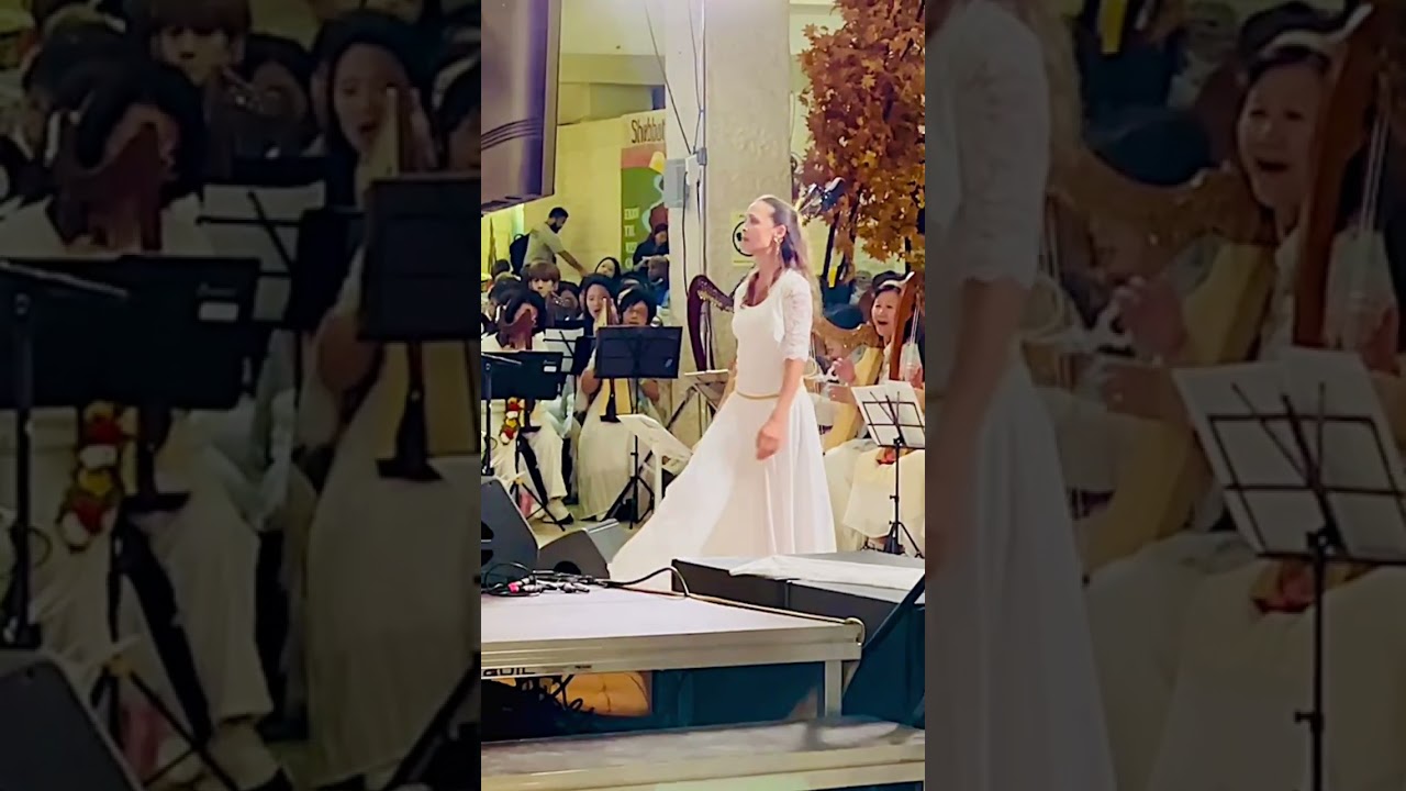 Taizé - Wait For The Lord / Attends le Seigneur