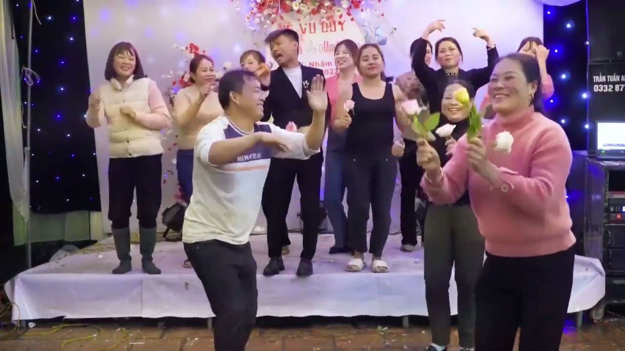 Người Tình Mùa Đông (Remix) | Hát Đám Cưới Quê Hay Nhất | Chị Em Nhảy Quên Ăn