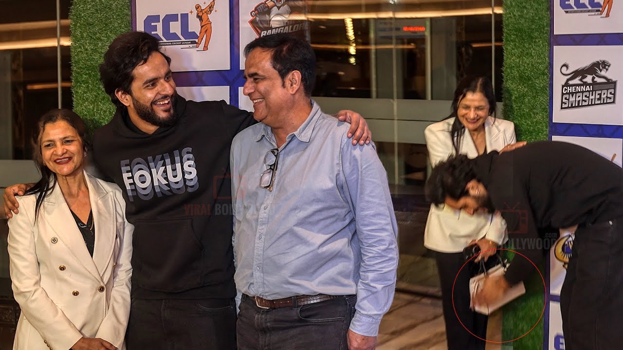 Abhishek Malhan with Family Mom Dimple Malhan and Dad Vinay Malhan at ECL Season 2 Auction