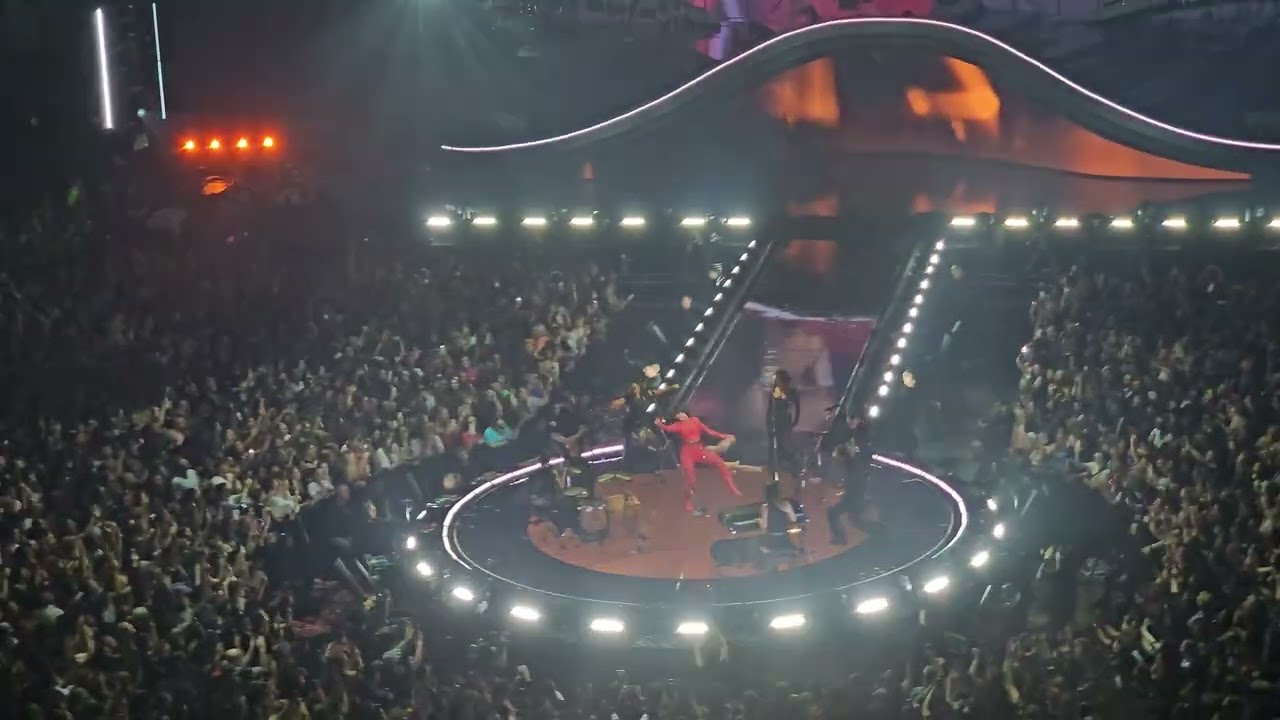 Dua Lipa - Scared To Be Lonely (surprise song) live at Ziggo Dome Amsterdam 4/6/2025