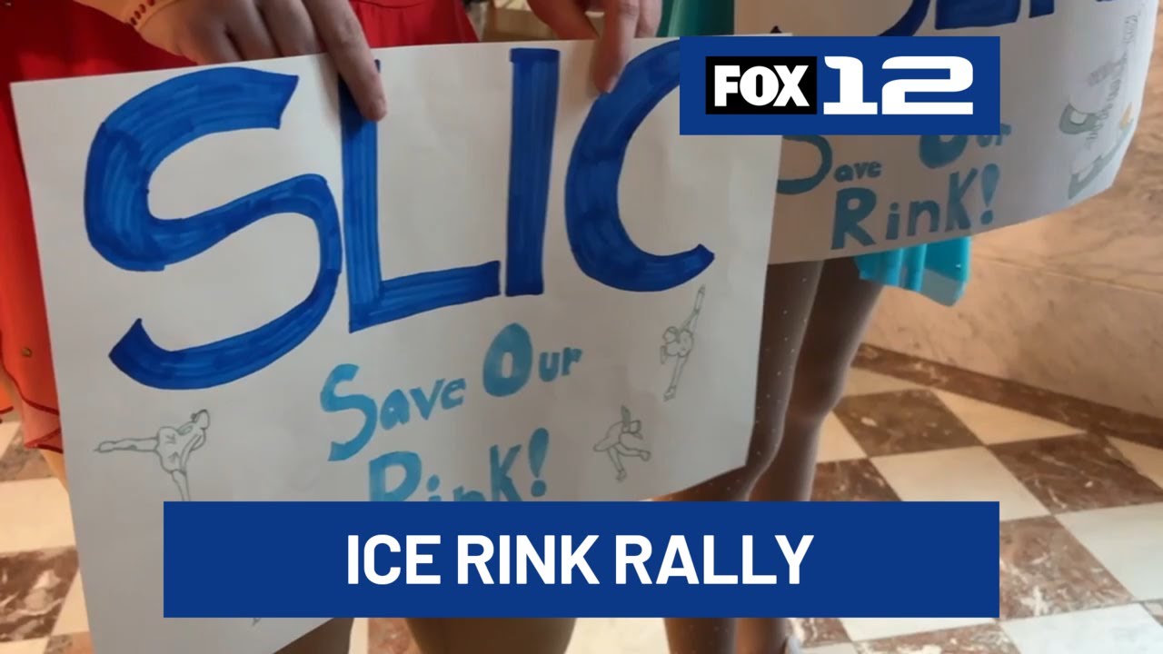 Portland ice skaters rally to save Lloyd Center rink, deliver Valentine’s cards to mayor
