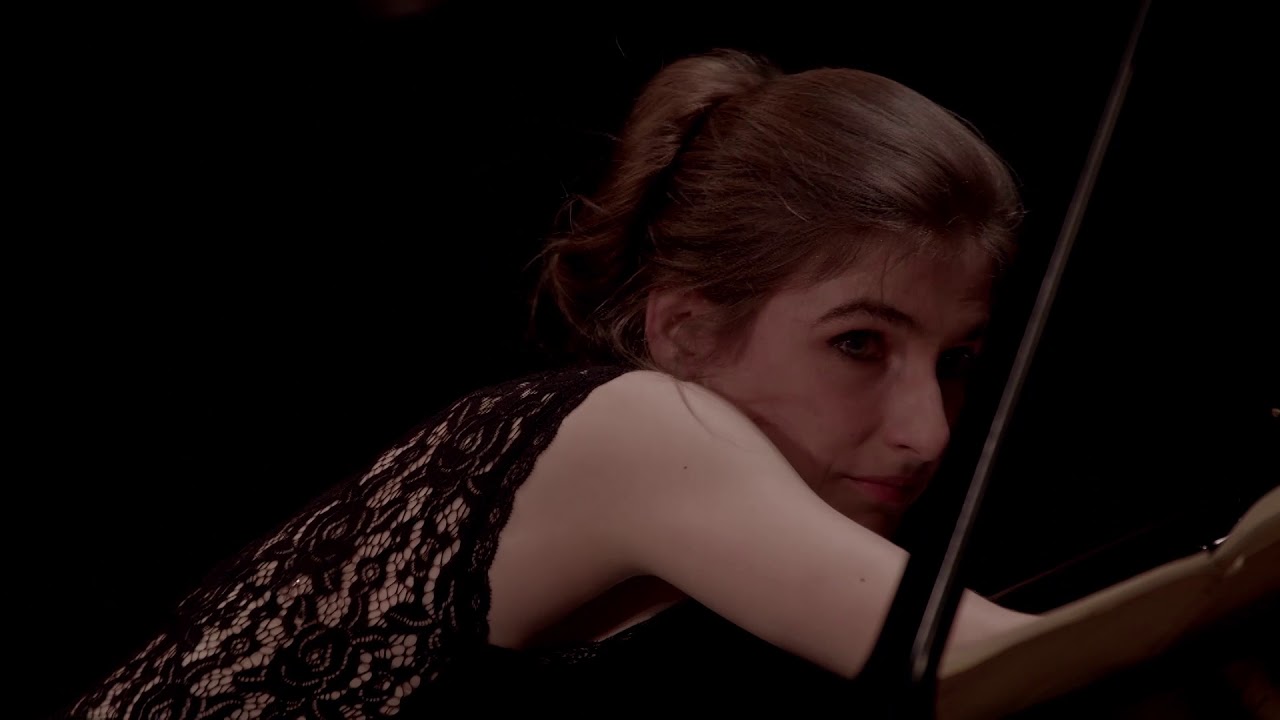 Maroussia Gentet plays H. Parra : Au cœur de l'oblique - Théâtre des Bouffes du Nord