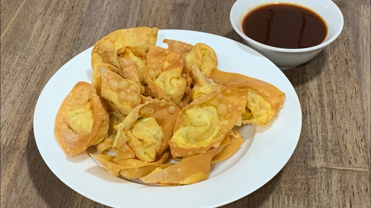 Pangsit jamur beserta saosnya