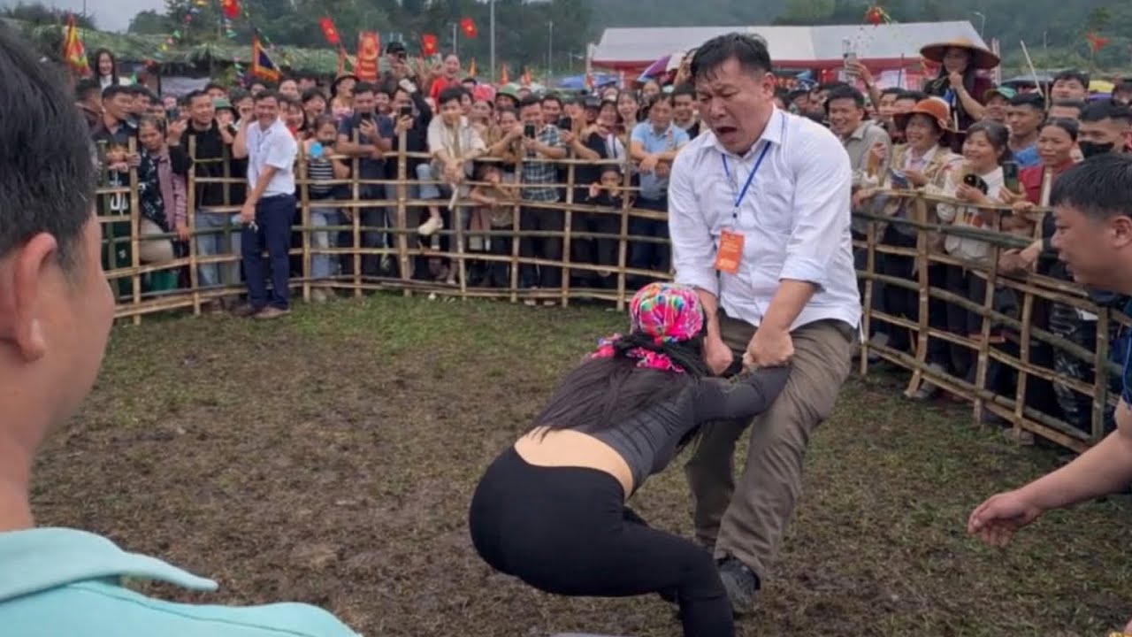 Gái Xinh Chơi Bịt Mắt Bắt Dê