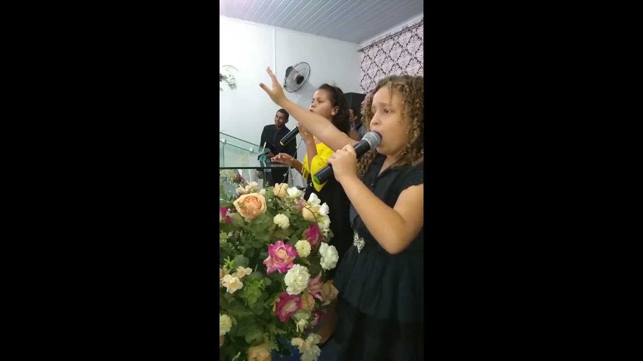 Paulo e Silas cantando com Graziela Silva