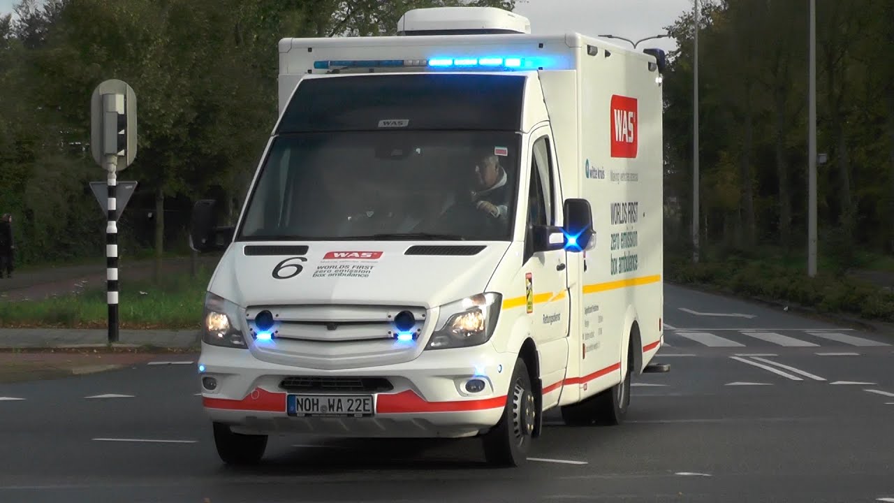 [ELECTRIC AMBULANCE!] Duitse DEMO Ambulance met spoed tijdens proefritten door Den Haag! #1502