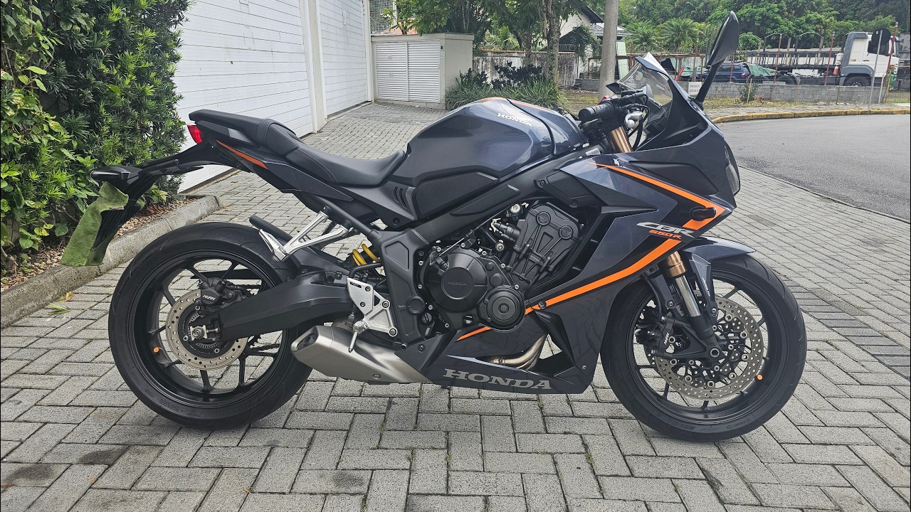 Honda CBR 650R 2021 - VENDA