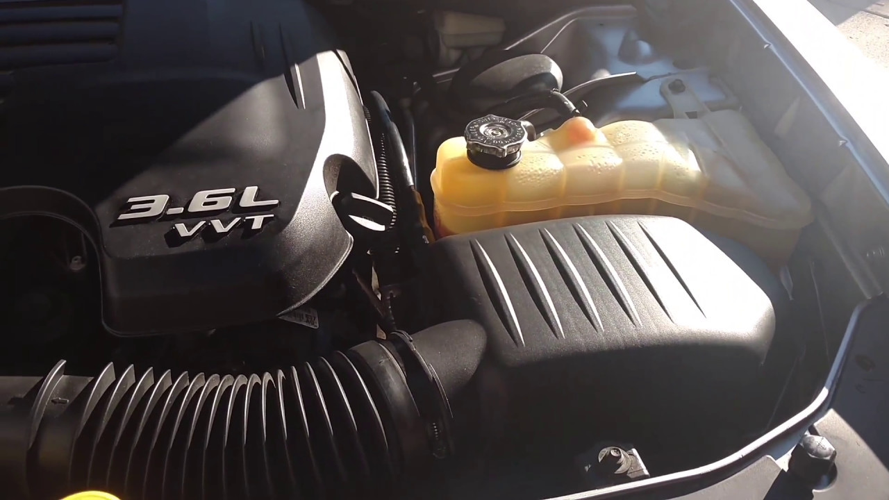 Промывка и замена охлаждающей жидкости. Dodge Charger V6 2013 года.