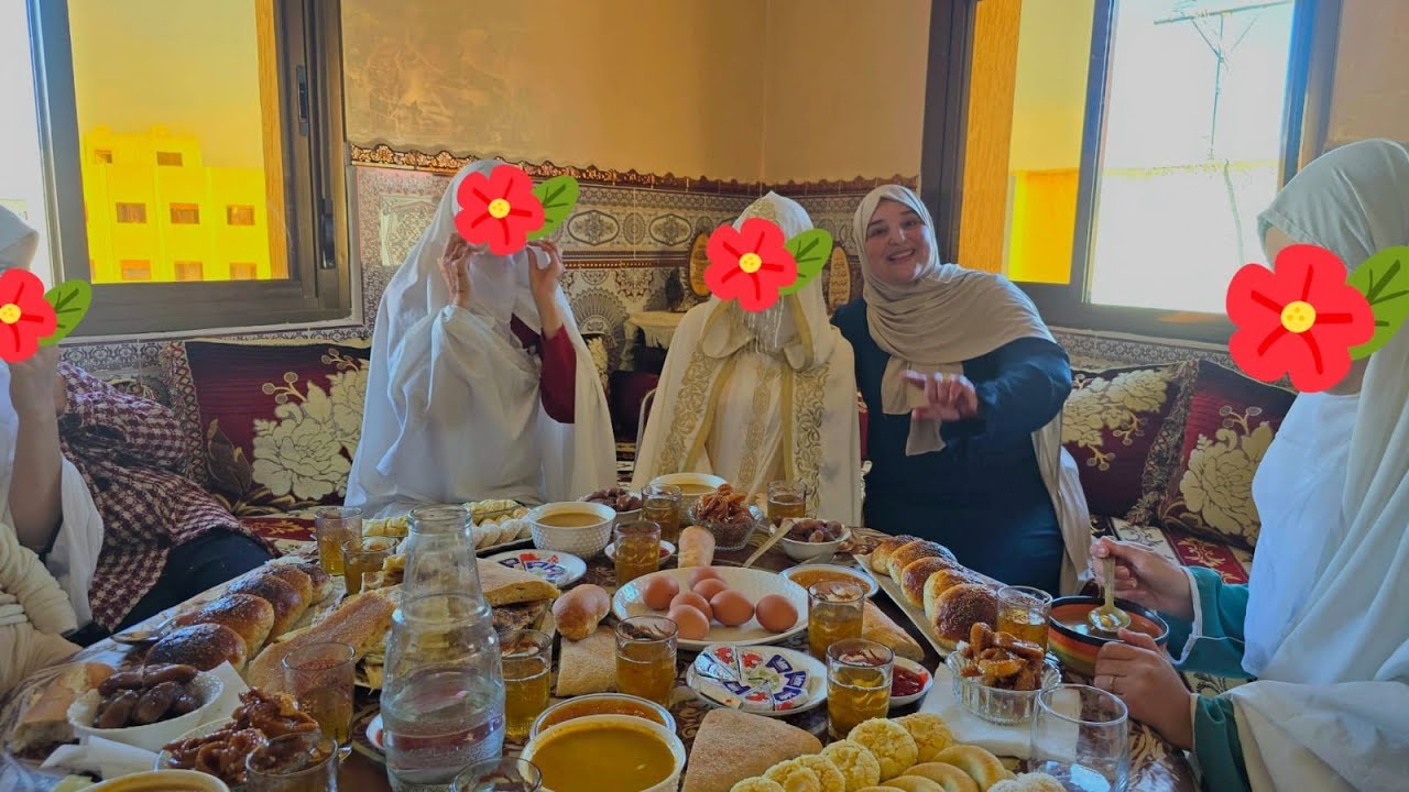 تحضيرات العروسة فالحمام المغربي والعائلة كلشي فرحان