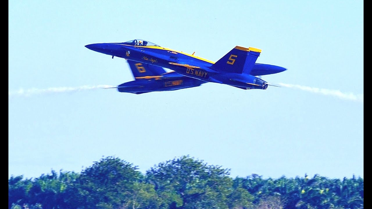 Blue Angels F/A-18 Hornets - Full Demo - Melbourne, 2015