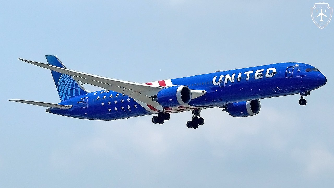 United's NEW AMERICA 250 Stars & Stripes Livery Boeing 787-10 at NEWARK/EWR