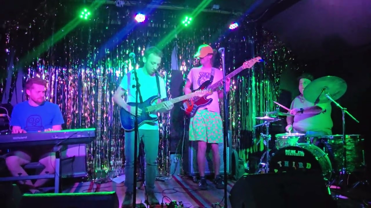 Jon Elconnin quartet jammin some blues jam 8.2.25 @ White Squirrel 