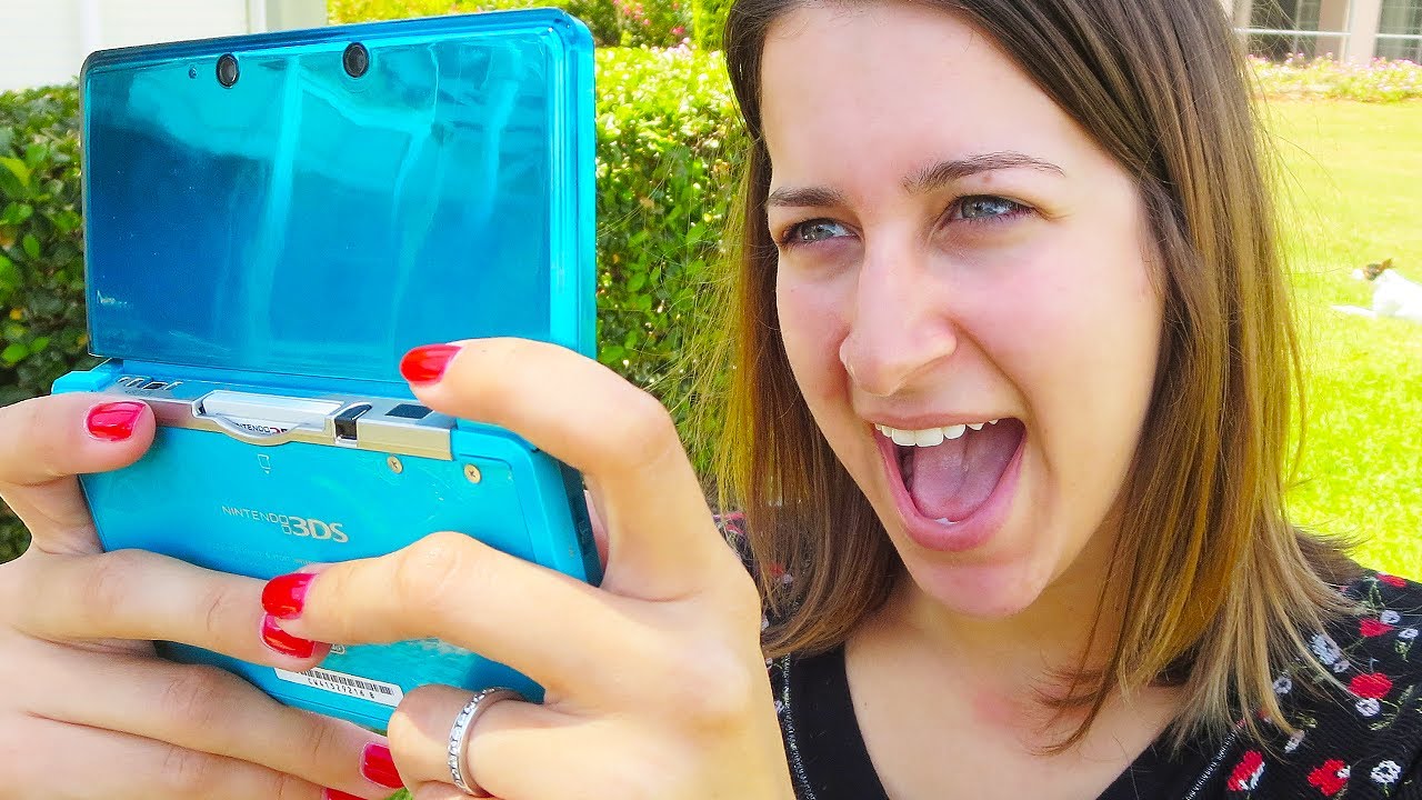 GIRL ADDICTED TO VIDEO GAMES! (5.7.13 - Day 1468)