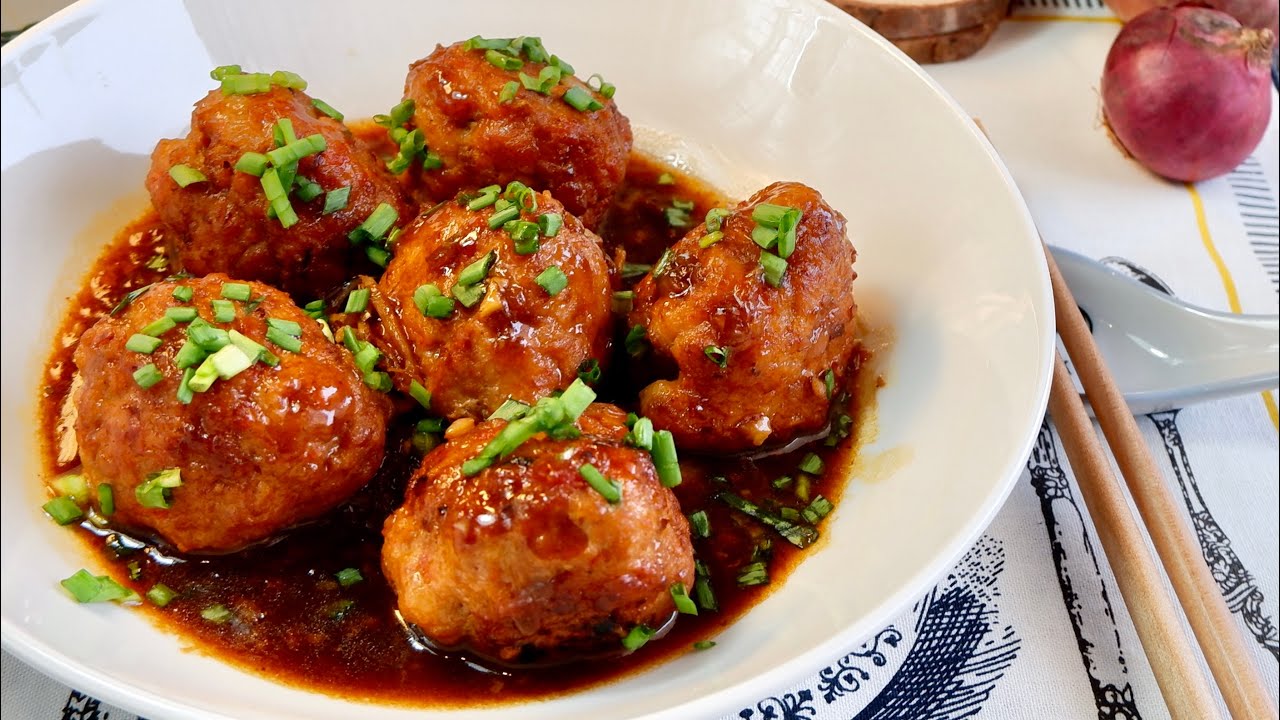Super Tasty Quick Braised Meatballs in Oyster Sauce 红烧狮子头 Chinese Minced Pork Ball with Gravy Recipe