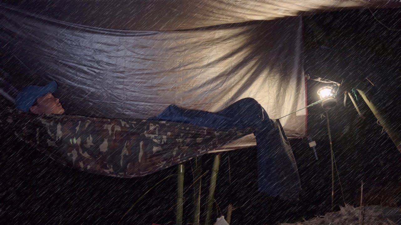 มานอนยอดเขาเพียงคนเดียว! พายุฝนมาโดยไม่ทันตั้งตัว? ต้องรีบสร้างที่พักหาฟืนมาตุนไว้!ไม่งั้นอดข้าวแน่!