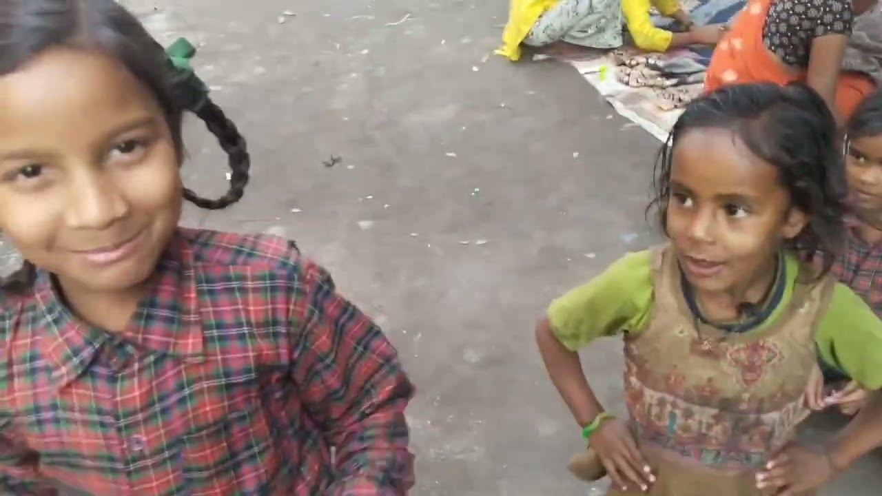 Aaj ham kele ge chipi our boll