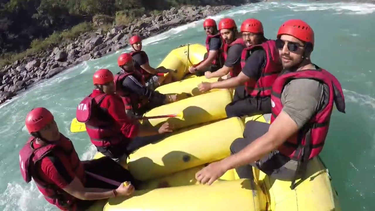Dub Hi jata mai to 🥲 | Rafting in Rishikesh 🌊 | Rocky sharma Vlogs !