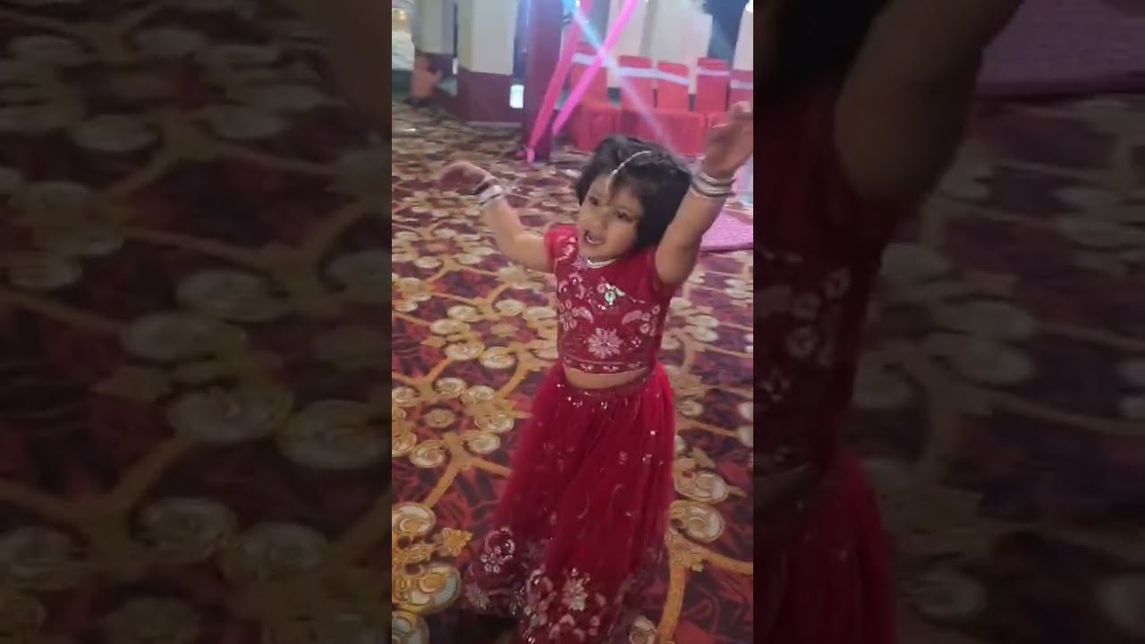aarna ka #dance #partymusic #shadidanc3 #funny #youtubeshorts #trendingshorts #aarna #funnyshorts
