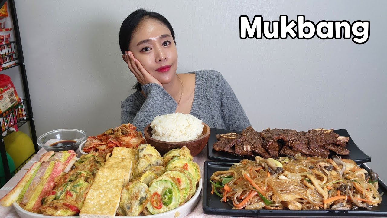 설날먹방:) la갈비 잡채 꼬지전 굴전 호박전 나물비빔밥 등 먹방 Korean New Year's Day Mukbang eating show