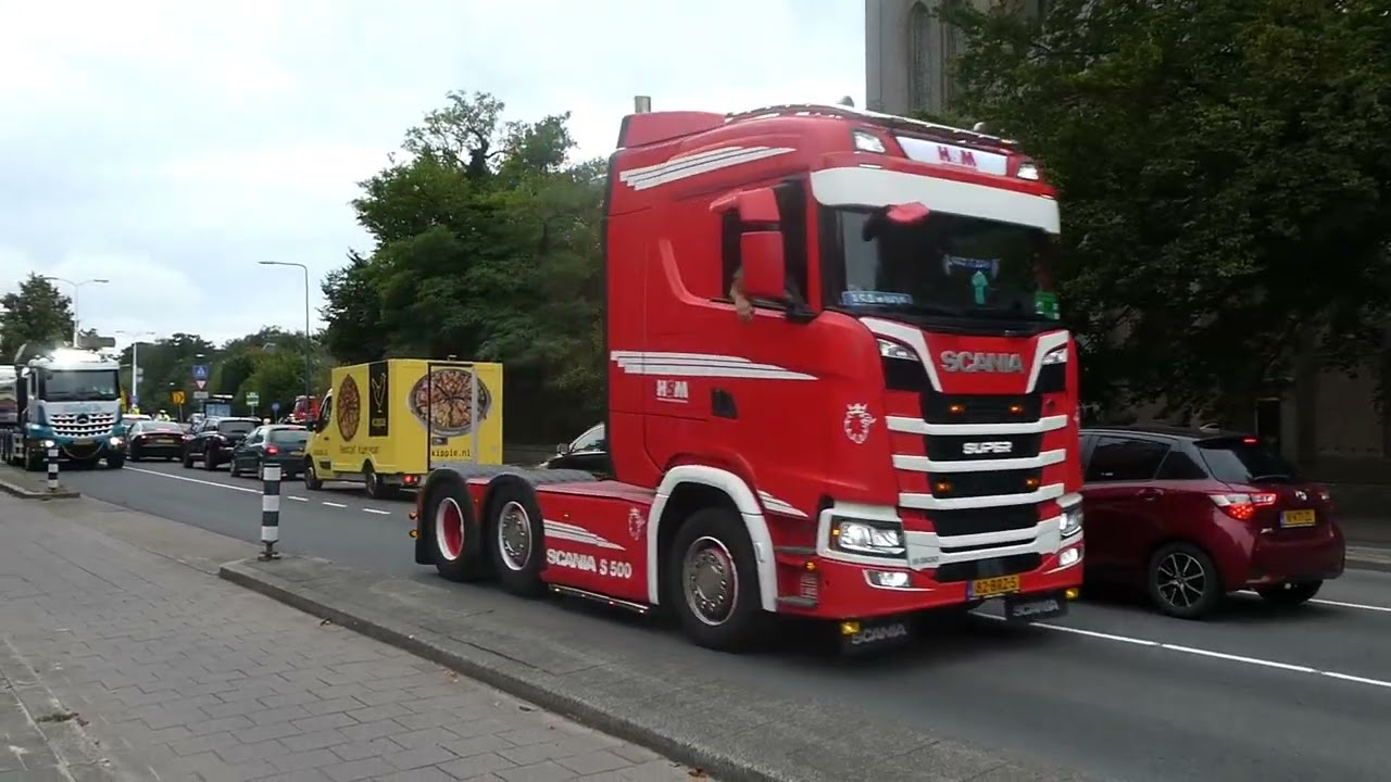 Dj Kim vlogger Oegstgeest truckrun katwijk.