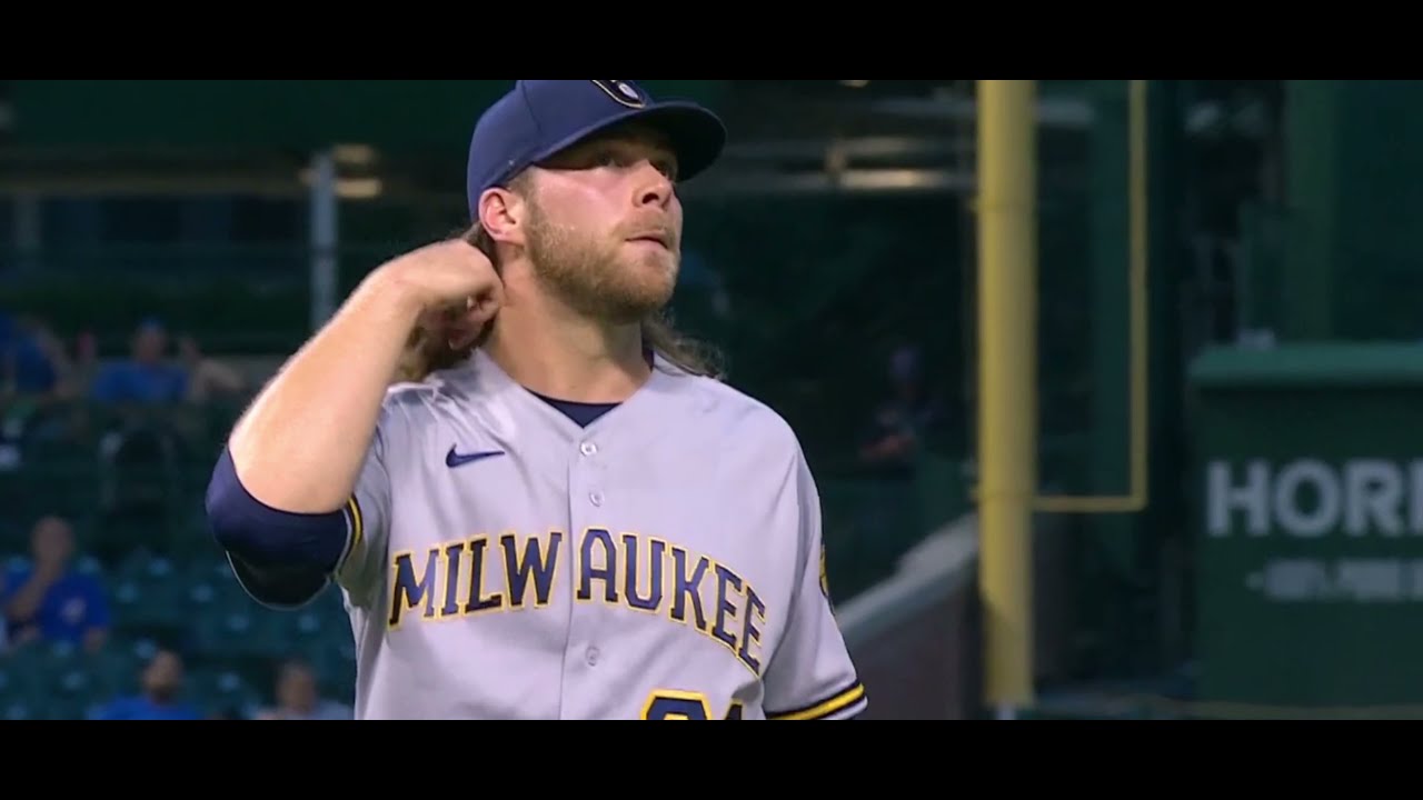 Corbin Burnes 2021, empata record de 10 ponches consecutivos