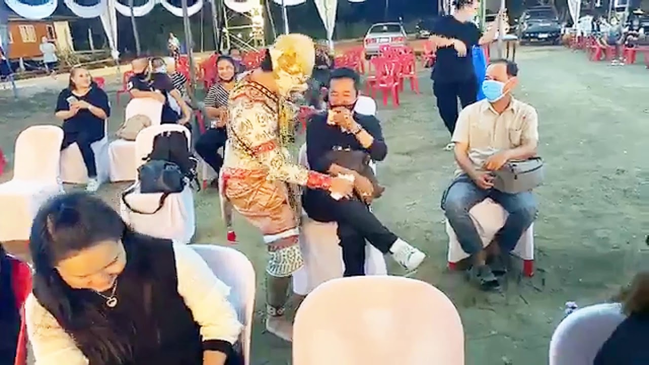 โชว์ชุดหนุมานจับนางเบญจกาย - พี่เต๋า น้องปอย