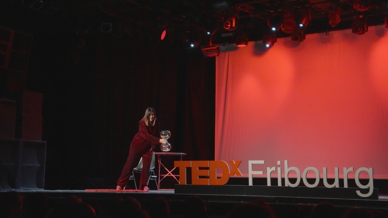 La pleine conscience num&eacute;rique &ndash; retrouver sens&nbsp;au&nbsp;travail. | Nathalie Bourquenoud | TEDxFribourg