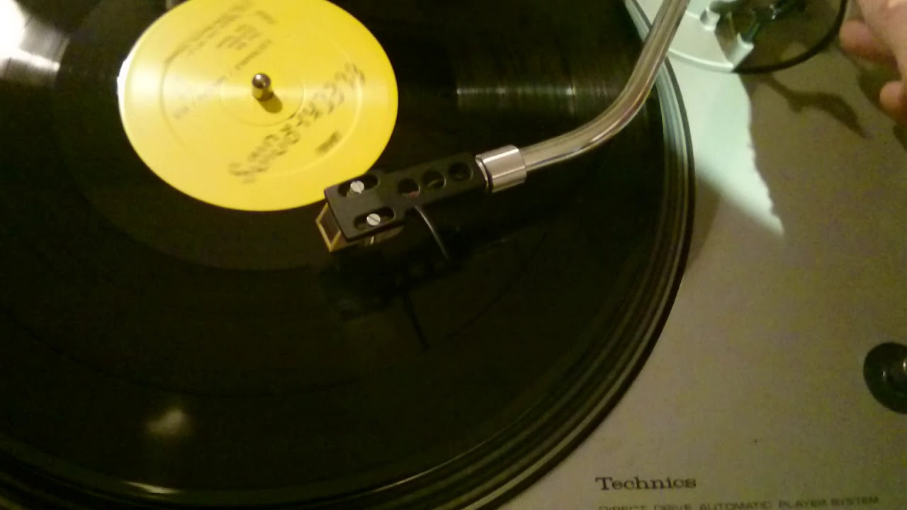Technics SL-1700 проигрыватель винила полуавтомат