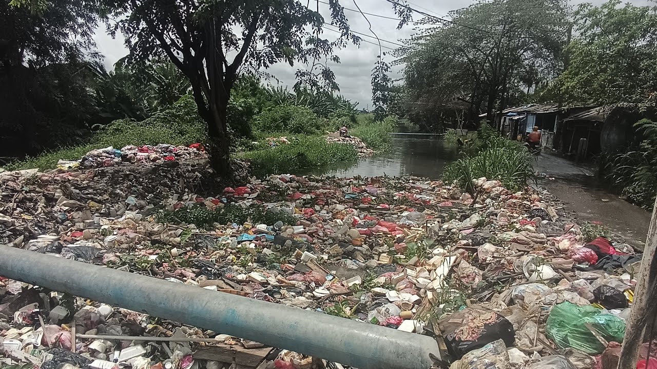 KDM Marah Besar Sampah menggunung di hulu Kali Karang Satria #dedimulyadi #mastriadhianto 