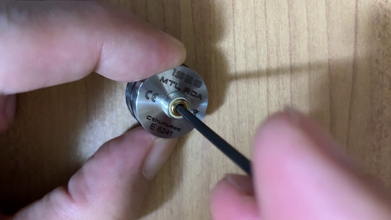 1928 MTL RDA (The squonk pin can not be tighten.)