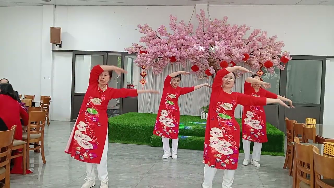 Câu lạc bộ yêu ca hát xuân hòa khai xuân 