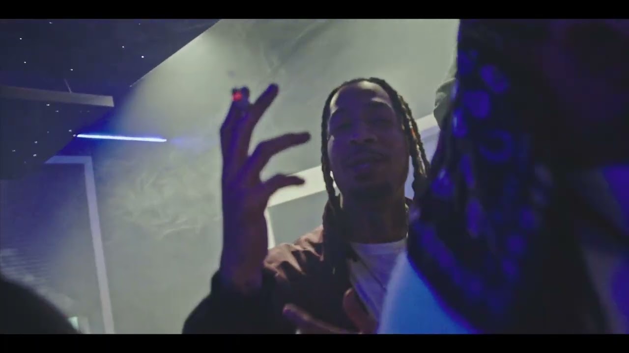 MGE Gizzle ft. Lil Dude - &ldquo;Y.G.I&rdquo; (Official Music Video)