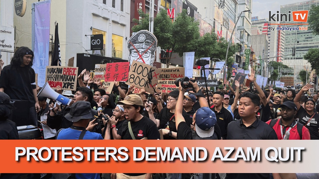 Protesters demand Azam quit, threaten to stage Bersih 6
