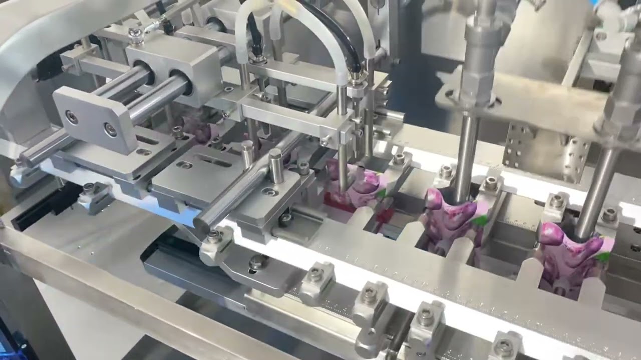 High speed fruit juice liquid filling machine with 4 filler Automatic beverage sealing machine