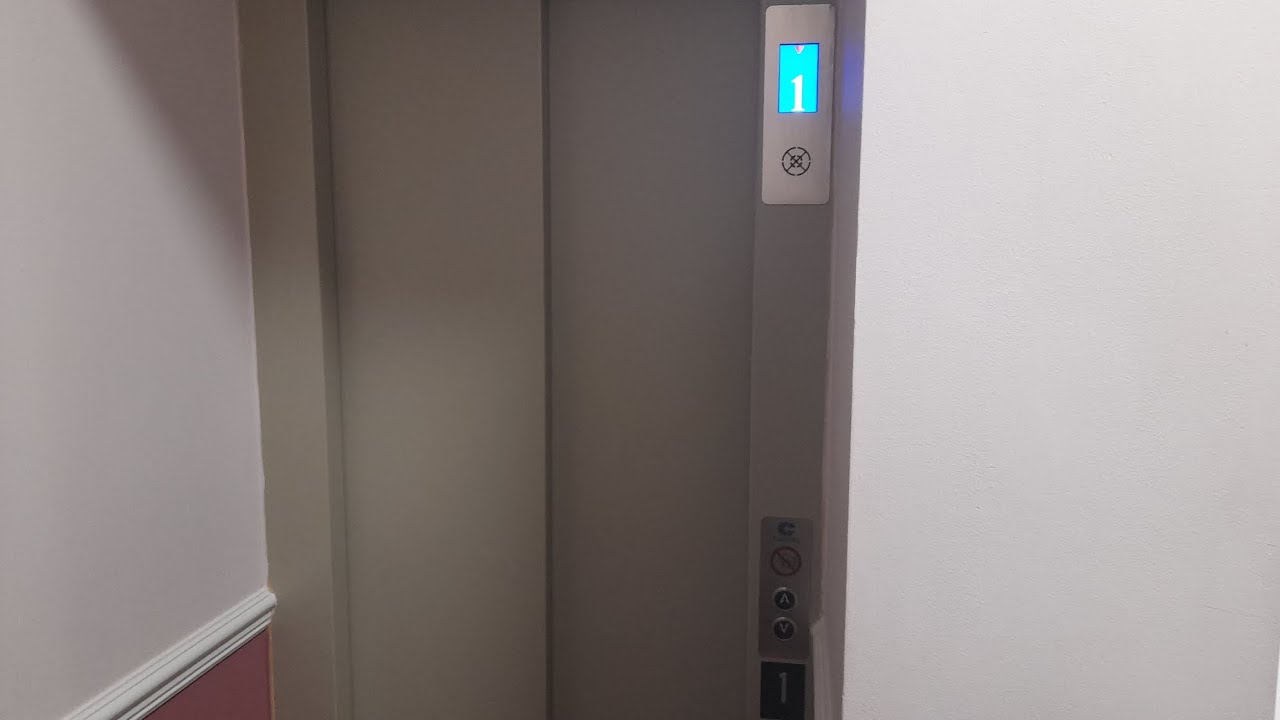 Very Small! 2021 Curti Lift at The Cliffe Norton Hotel in Tenby