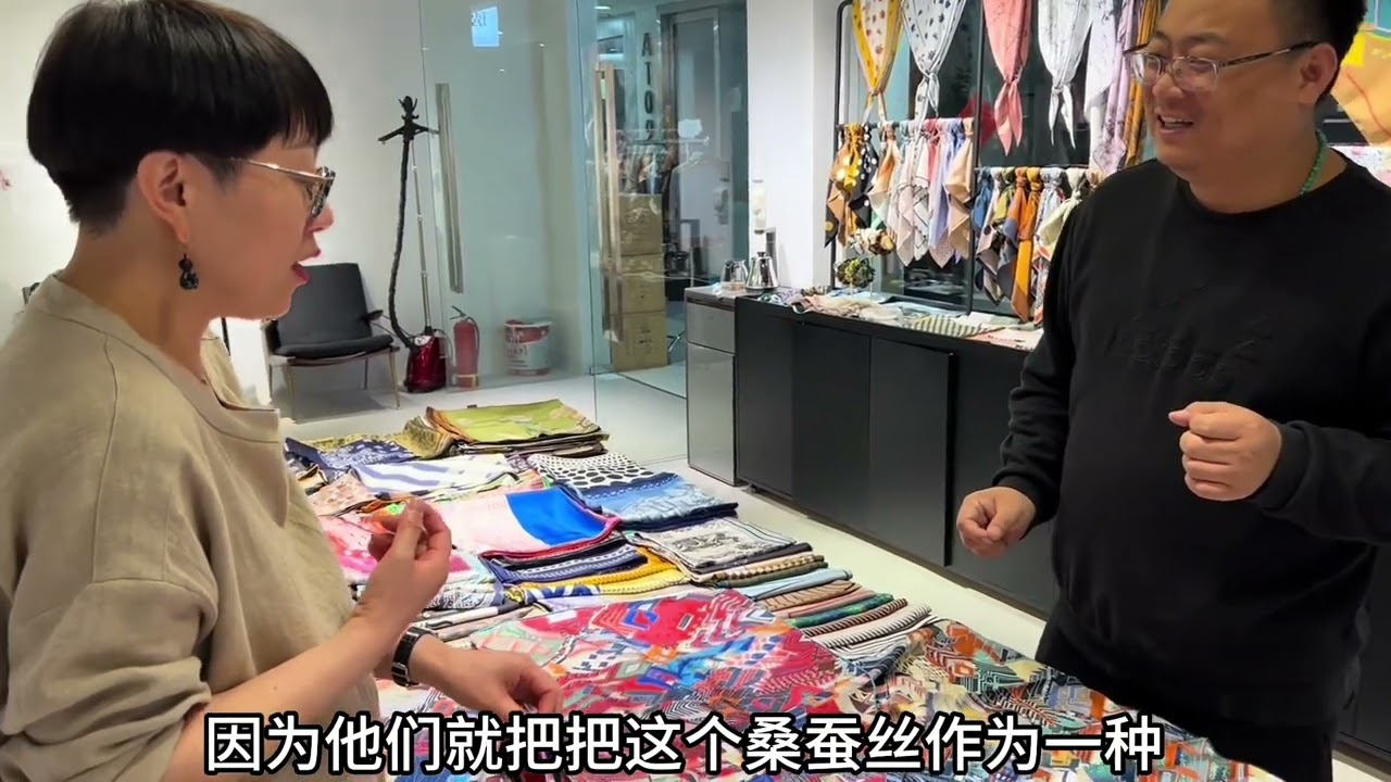 国外几百美金，连博物馆都在下单，轻奢高端丝巾代工厂居然在这儿 #丝巾系法 #丝巾搭配 #出口丝巾 #桑蚕丝丝巾