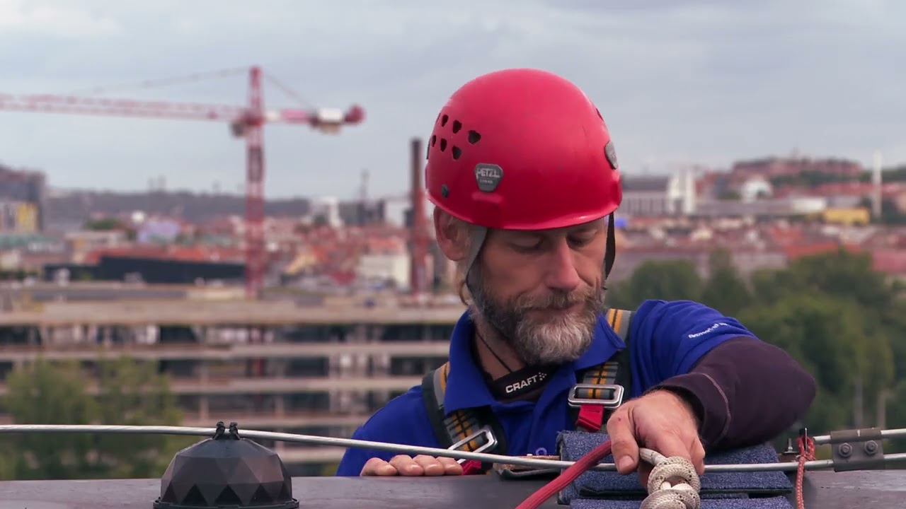 Bezpečně ve v&yacute;&scaron;k&aacute;ch - Prague Marina - pevn&eacute; kotv&iacute;c&iacute; body