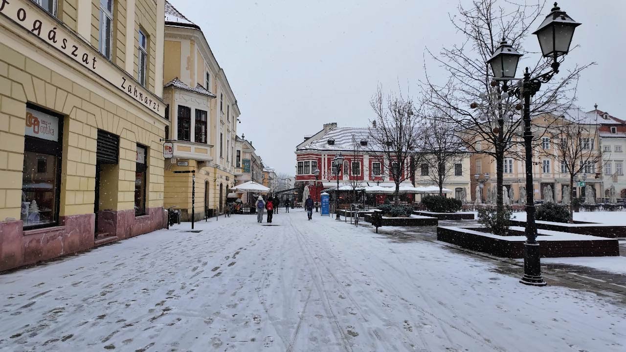 Snowy afternoon walk in Győr | Quiet winter city walk