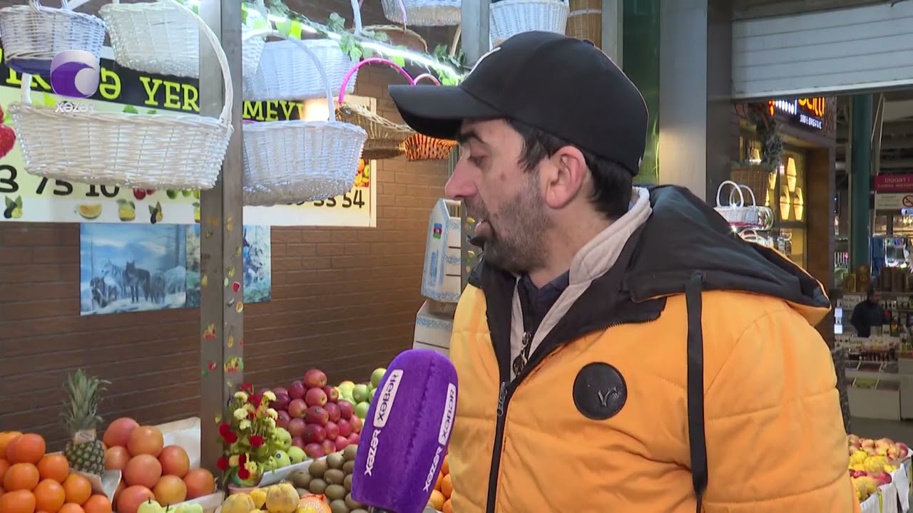 Bazarlarda 1 ədəd şaftalı 10, 1 alça 7, 100 qram moruq isə 30 manatdır