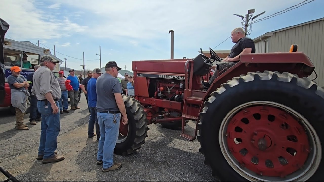 Rare International 786 FWA Tractor Sold at Auction!