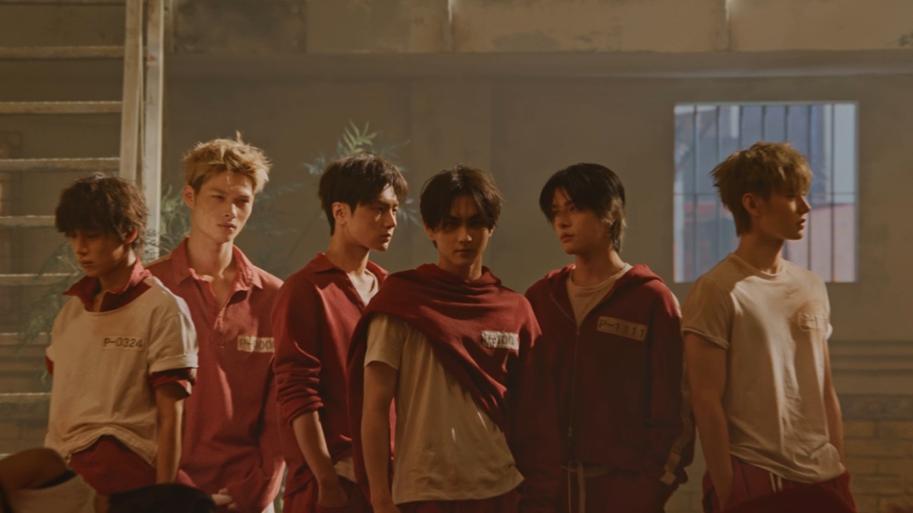 [1 시간 / 1 HOUR LOOP] ENHYPEN (엔하이픈) 'Bloody Paradise' Official MV